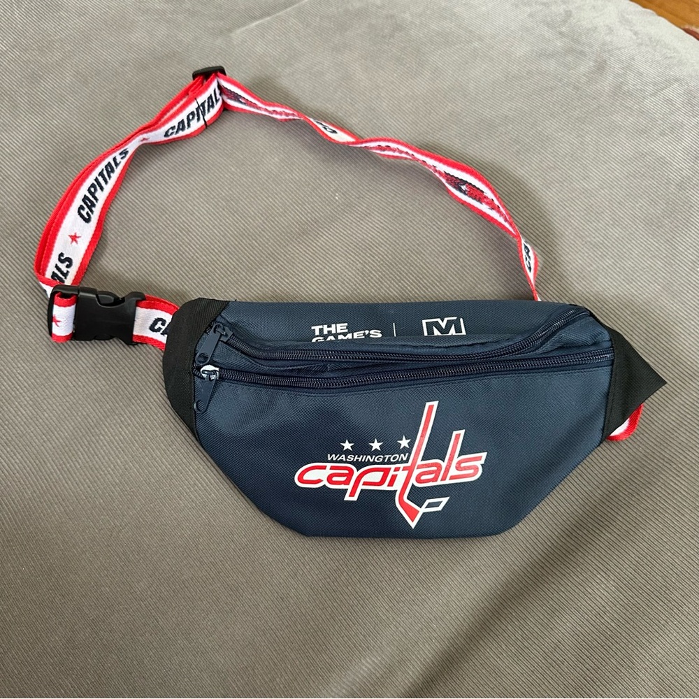 2023 11 23 Washington Capitals Fanny Pack NHL Stadium Giveaway